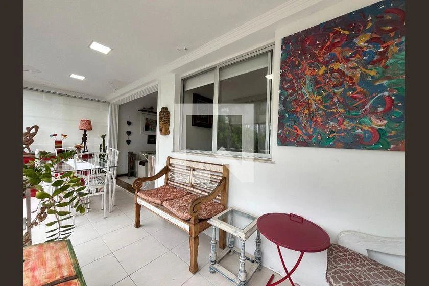 Furnished apartment, 86 m², with a glass-enclosed balcony — photo 27