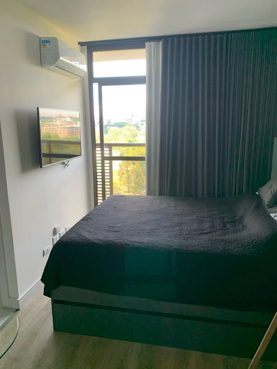 One-bedroom apartment in a building with a gym — photo 6