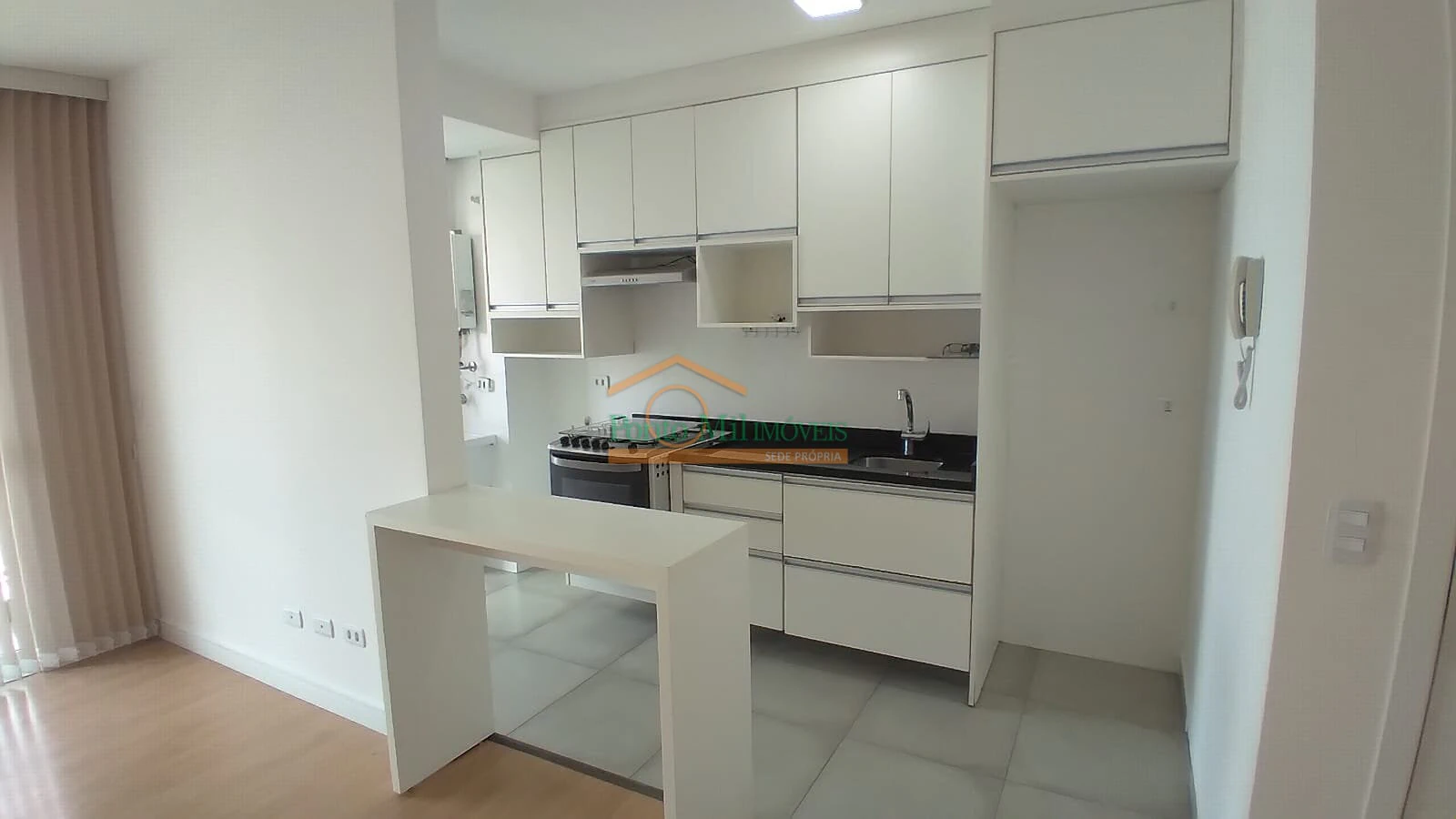 Apartamento com churrasqueira privativa, Novo Mundo
