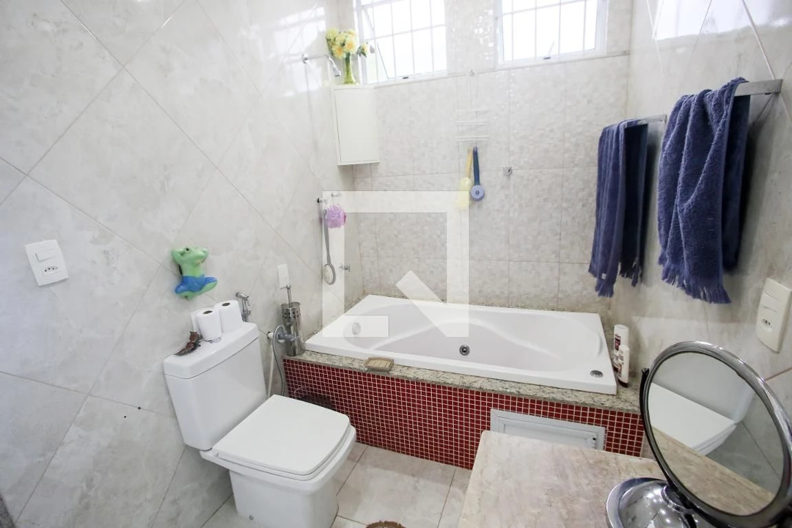 5-bedroom house with a bathtub in Rio de Janeiro — photo 73