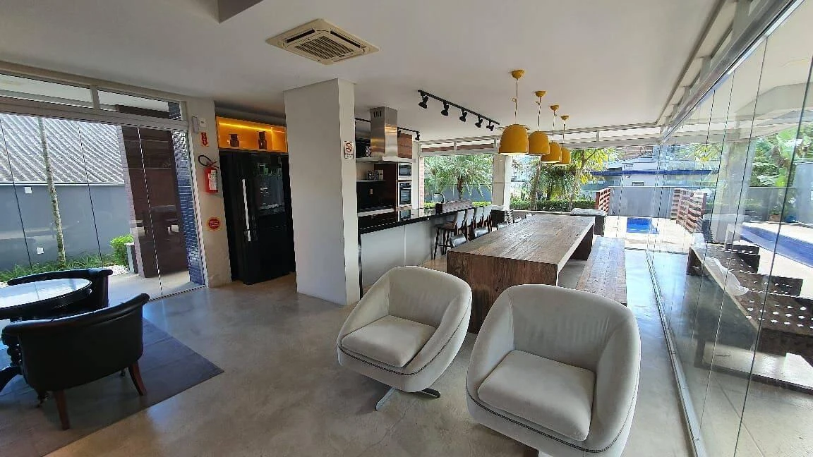 Floor-to-ceiling windows in a 2-bedroom apartment, 67 m² — photo 24