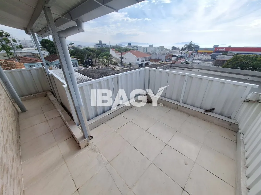House with 4 bedrooms and 2 bathrooms, 100 m² — photo 26