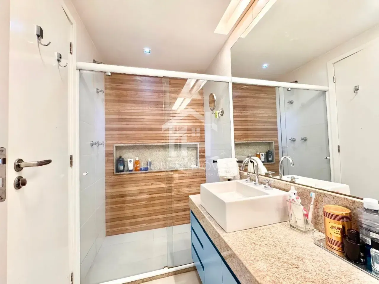 Furnished 65 m² apartment with 1 en-suite and 1 parking space — photo 28