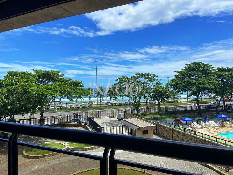 Apartamento mobiliado, 144 m², com banheira