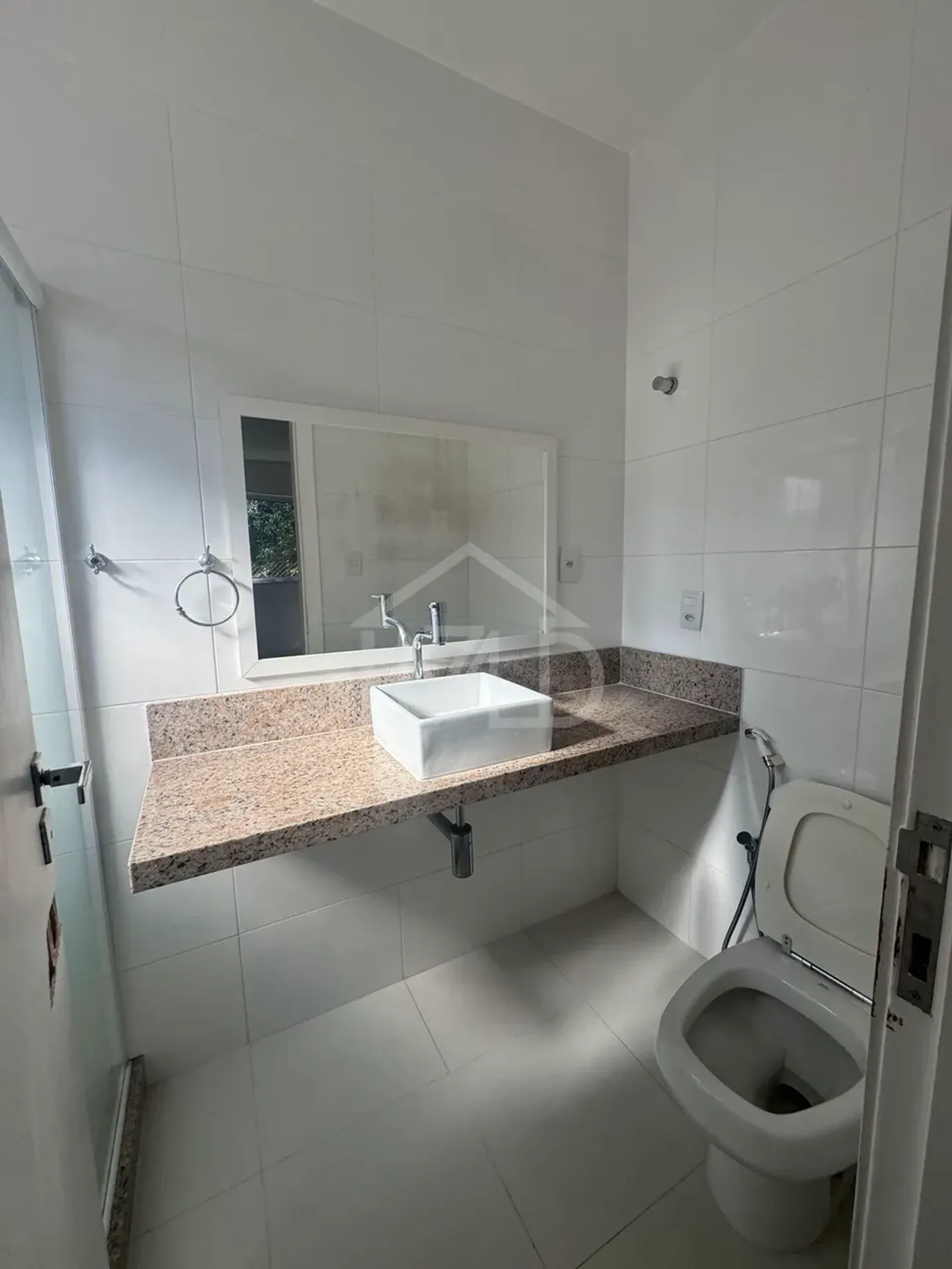 Casa com 4 suítes e 5 banheiros, 320 m² com churrasqueira — photo 39