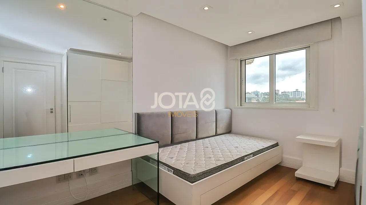 Apartamento con balcón y barbacoa privada — photo 14