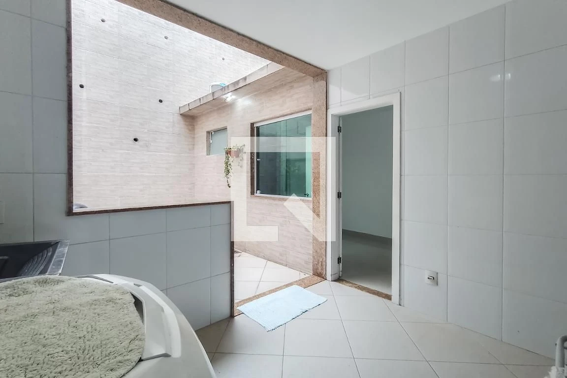 460 m² house with a water view and a private pool — photo 39