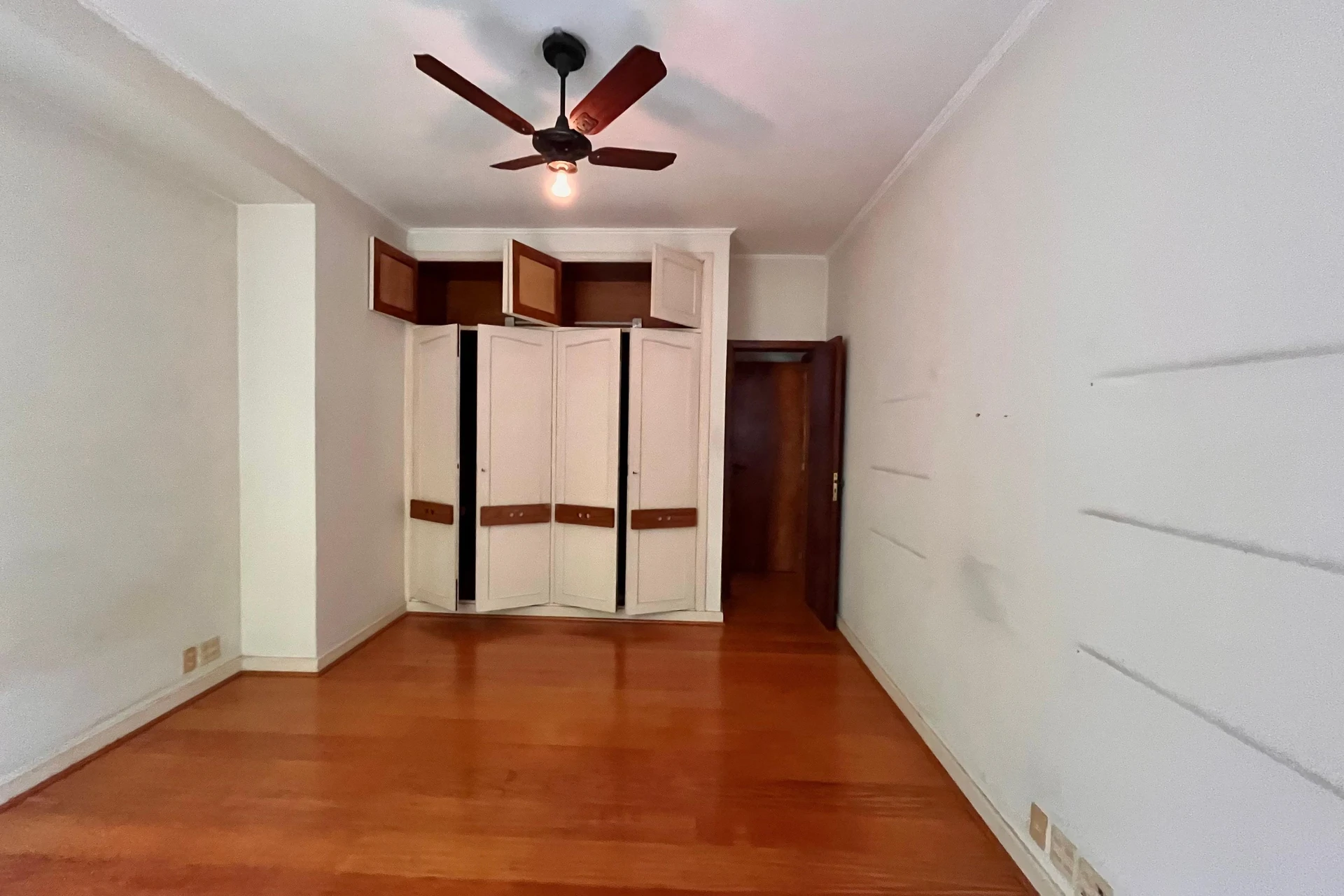 3-bedroom apartment with a water view — photo 10