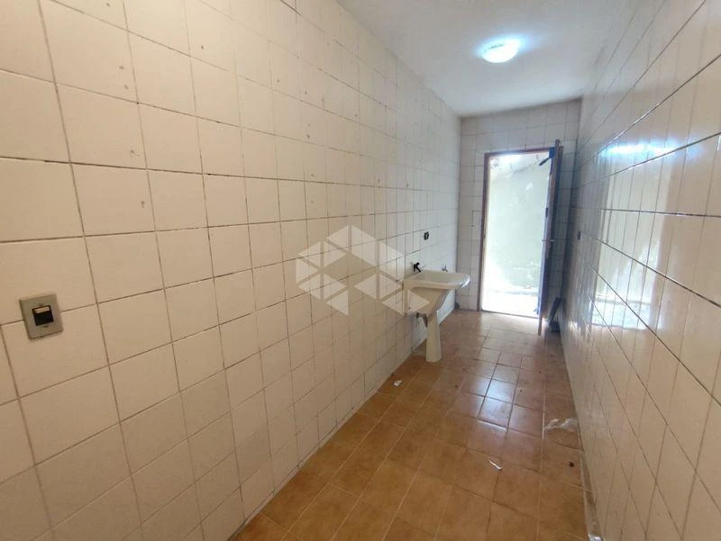 One-bedroom, 40 m² apartment in Florianópolis — photo 17
