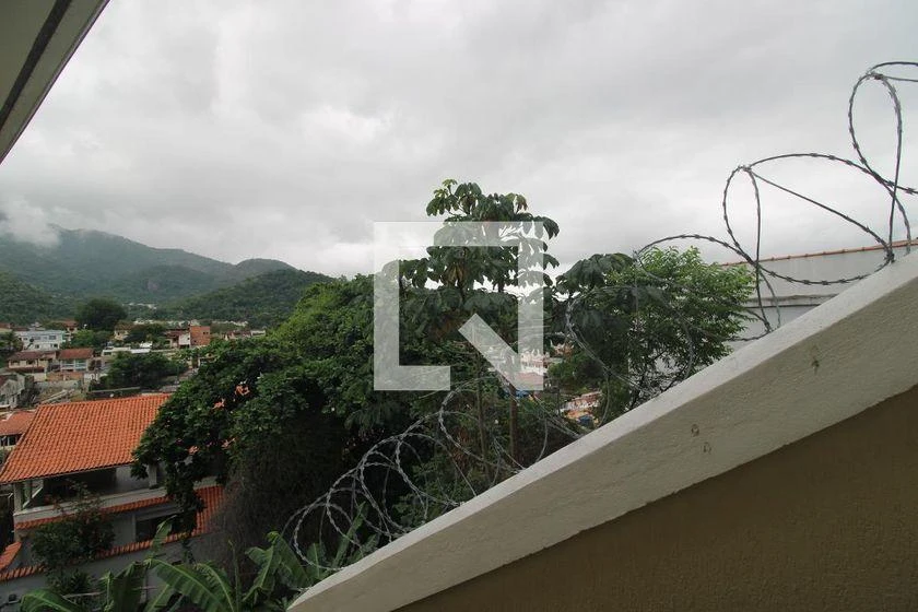 House for rent with 3 en-suite bedrooms and 200 m² — photo 11