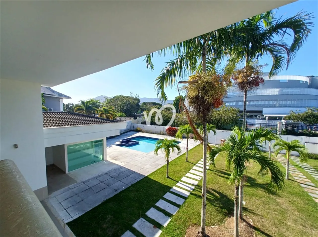 900 m² house with 5 bedrooms and 5 parking spaces — photo 14