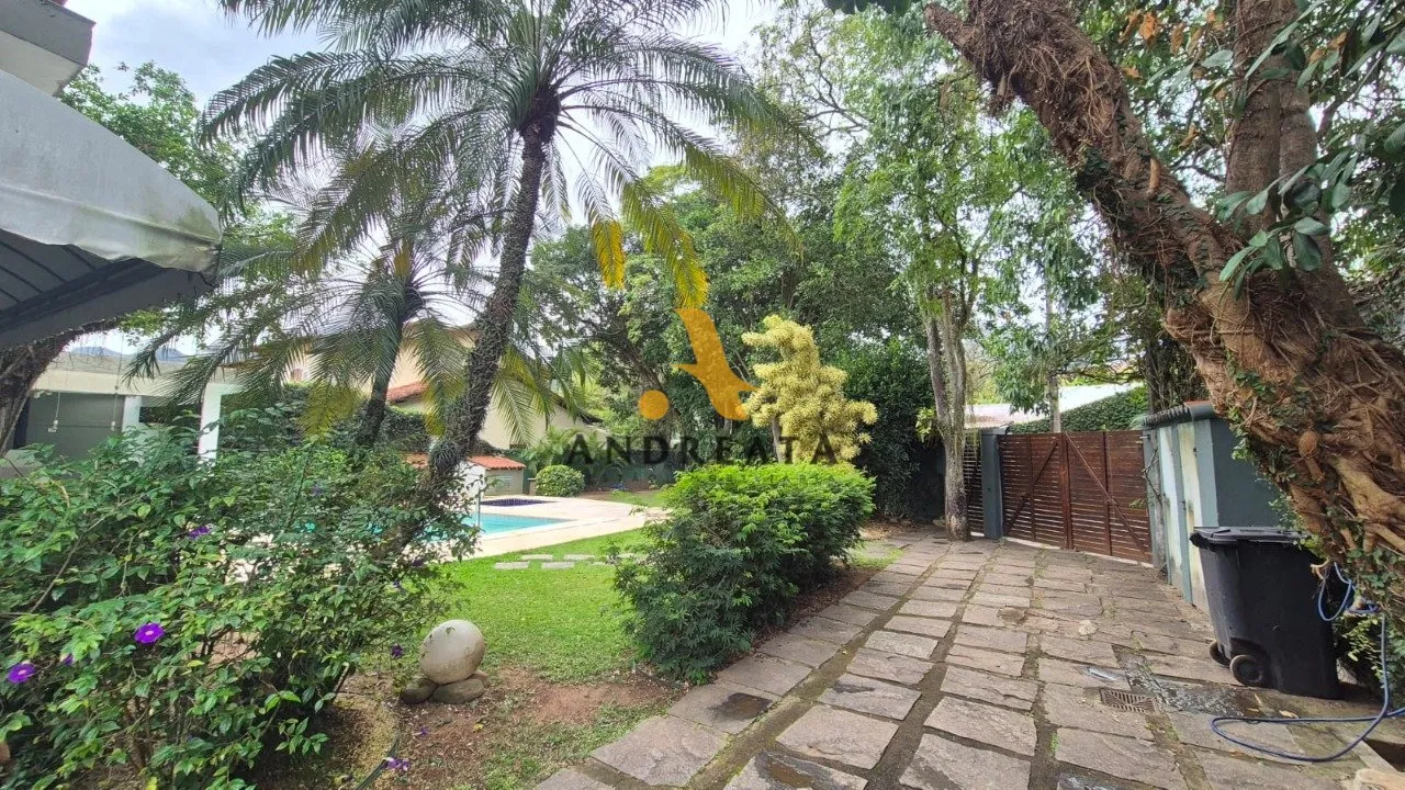 Unfurnished house with 5 bedrooms and 647 m² balcony — photo 11