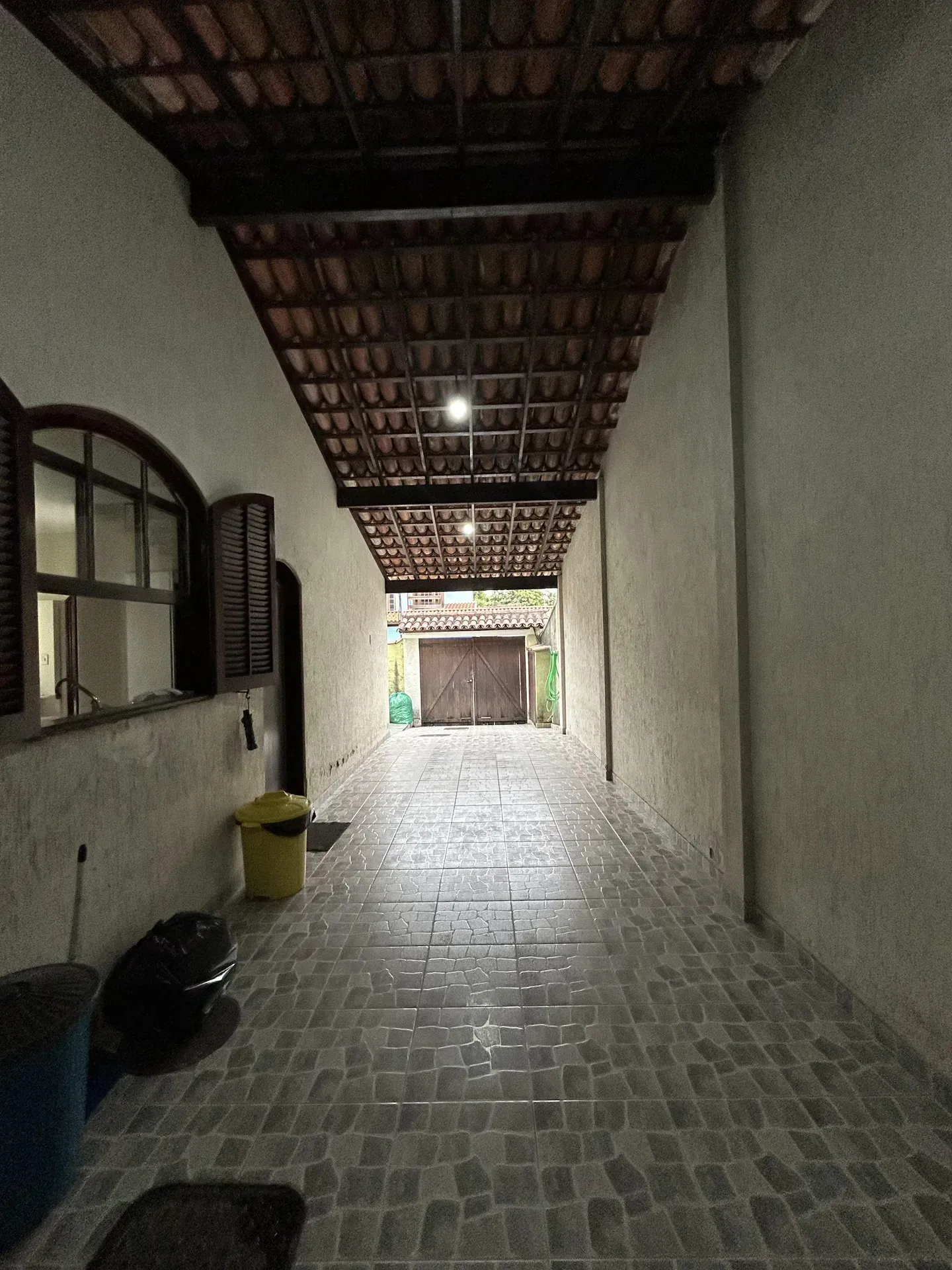 Casa com 4 quartos e 4 banheiros com box de vidro — photo 36