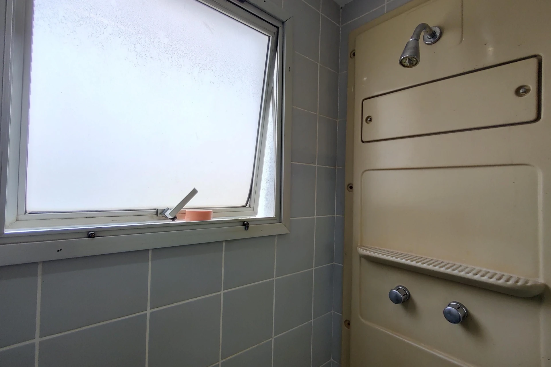 99 m² apartment with a water view and a washing machine — photo 44