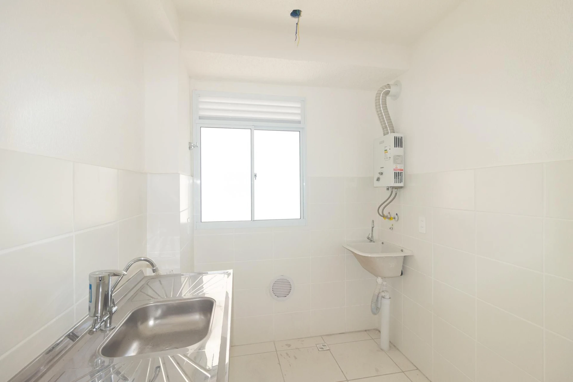 Apartamento de 2 quartos em condomínio com piscina — photo 3