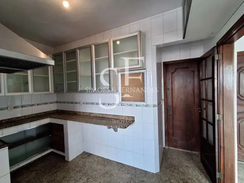 Unfurnished apartment with 3 bedrooms and 2 parking spots — photo 18