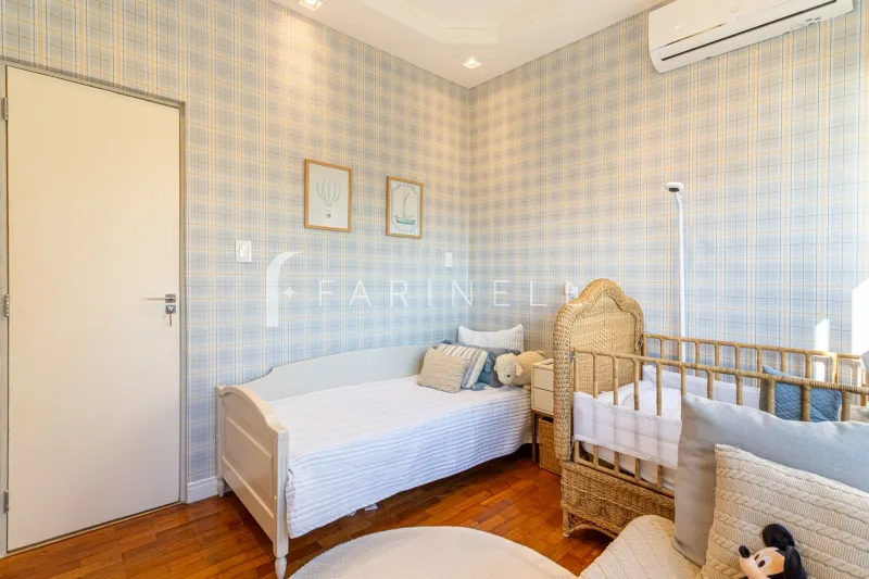 Furnished 3-bedroom apartment with water-view windows — photo 19