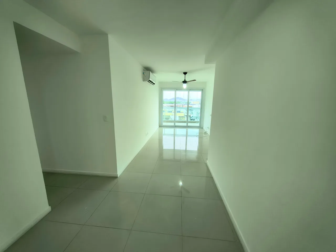 2-bedroom apartment in a building with a gym — photo 6