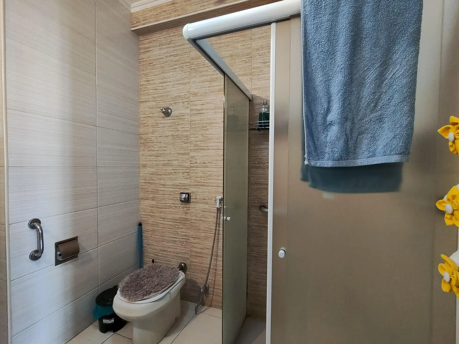 Furnished 3-bedroom apartment with 2 bathrooms — photo 23