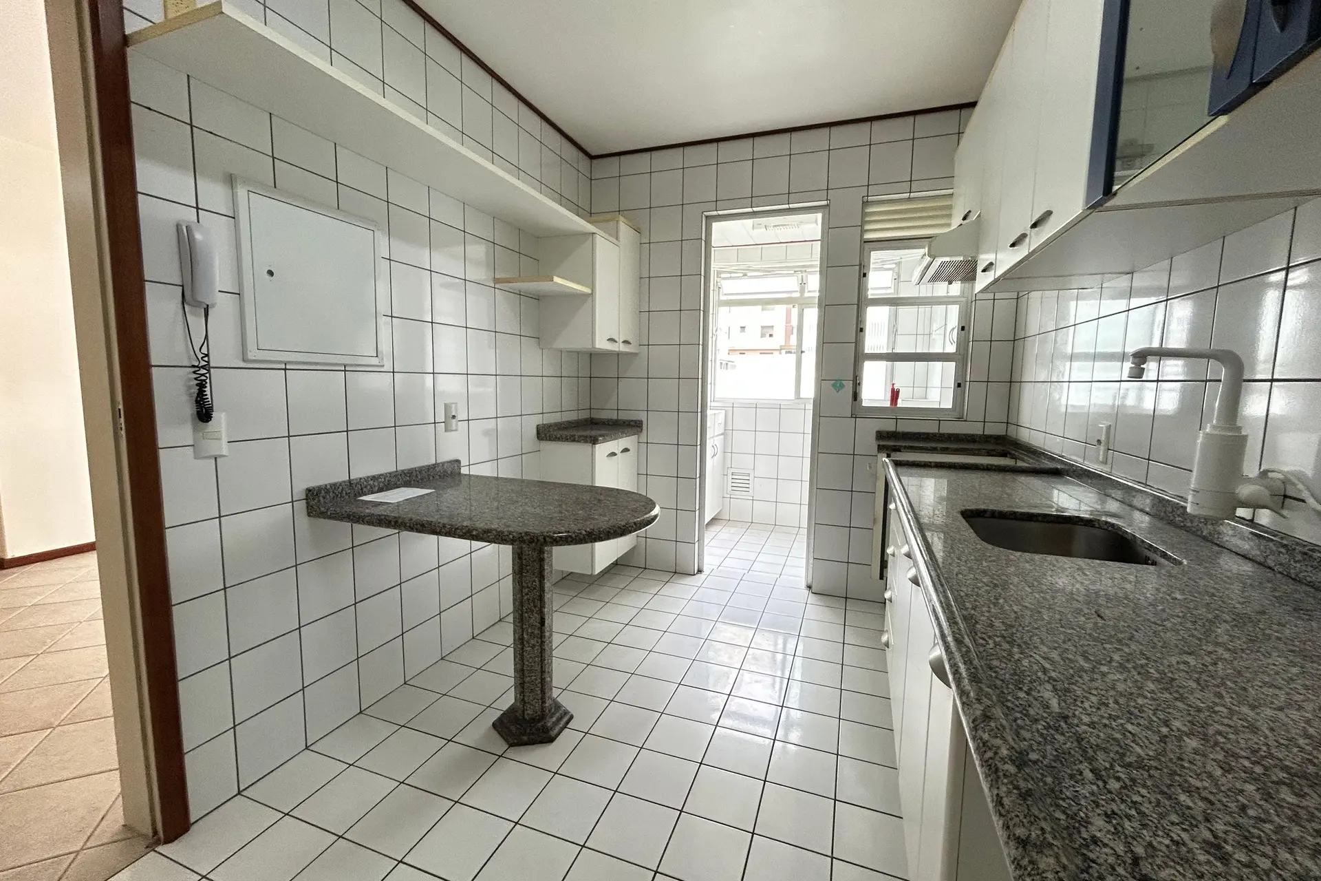 3-bedroom apartment in a building with a gym — photo 20