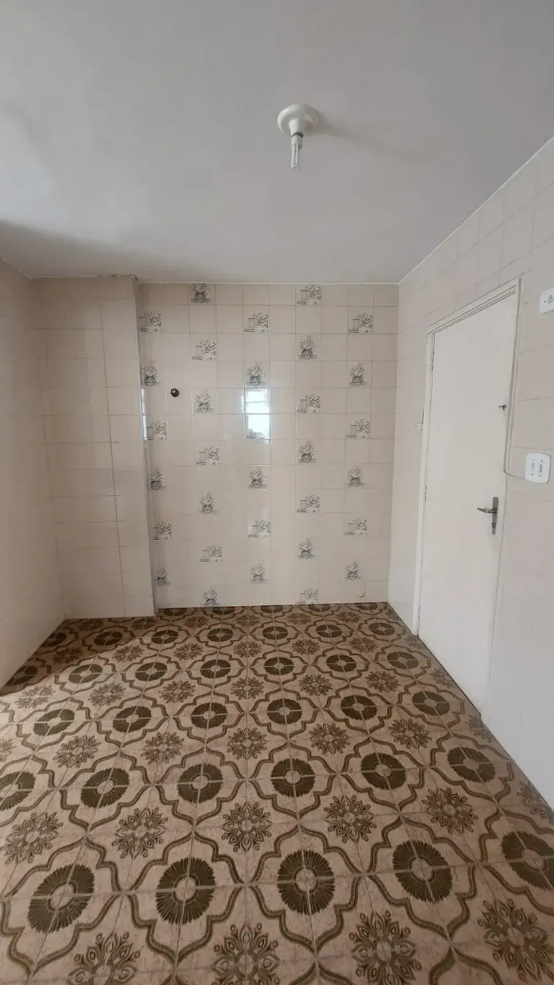 Unfurnished 2-bedroom apartment with 70 m² — photo 19