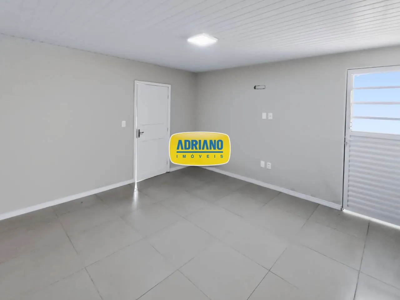 House with 5 bedrooms and a closed-off kitchen — photo 48