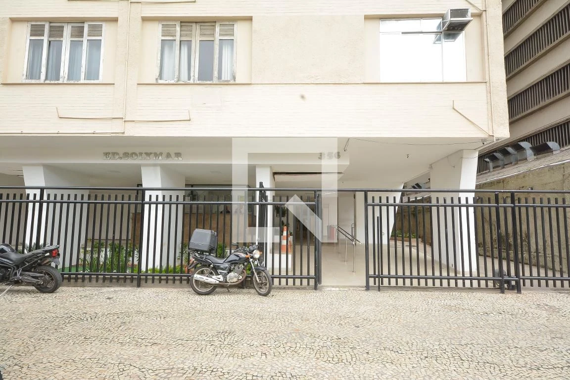 Apartamento sem mobília com vista da janela e 1 quarto — photo 26