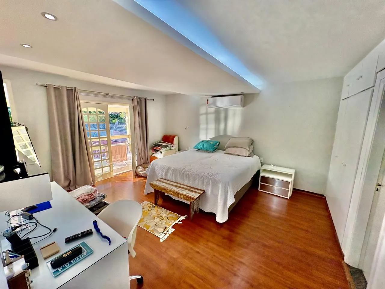 Furnished 4 en-suite bedrooms with 9 bathrooms — photo 26