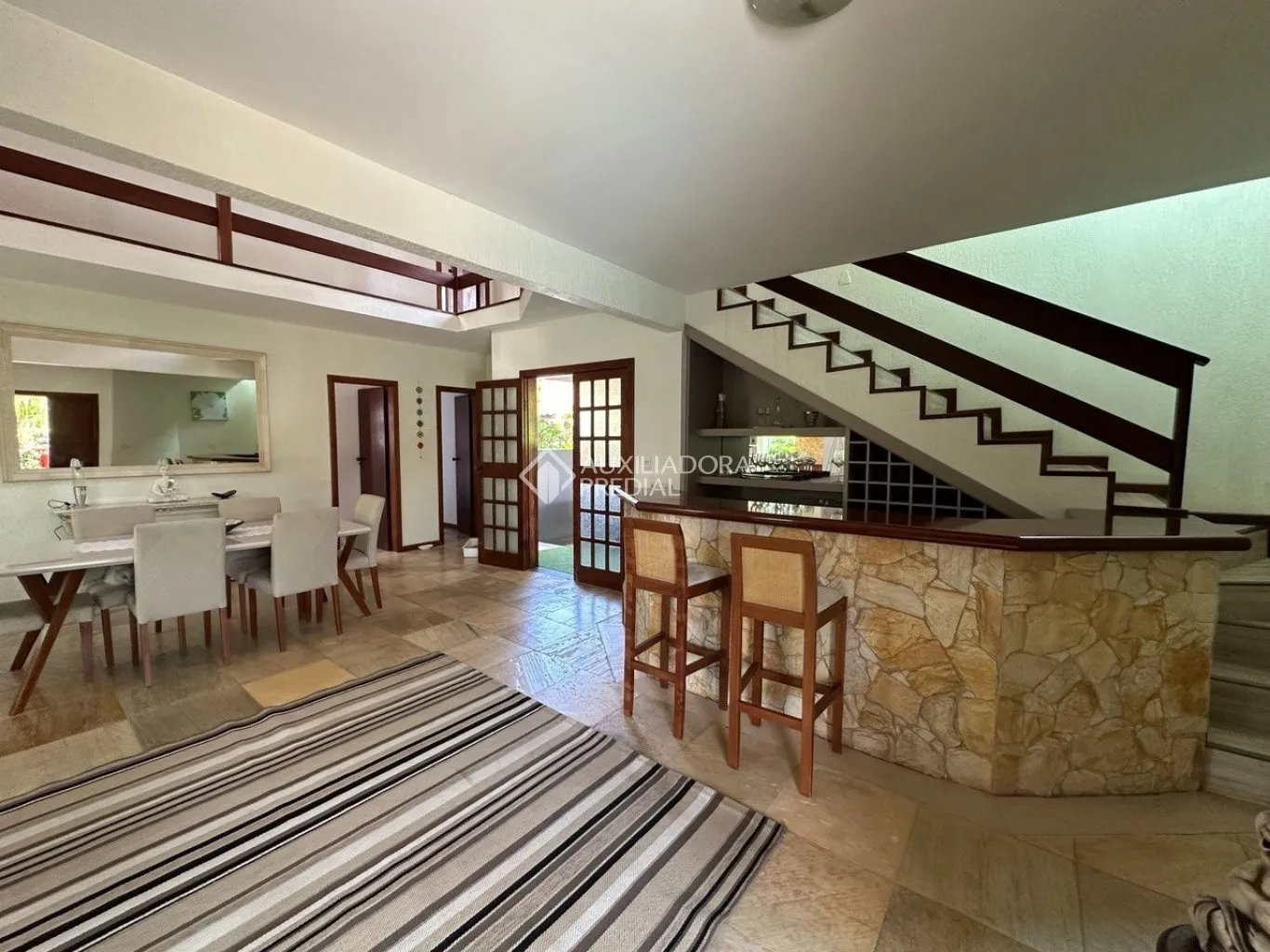 3 quartos e varanda envidraçada: casa de 288 m² — photo 34