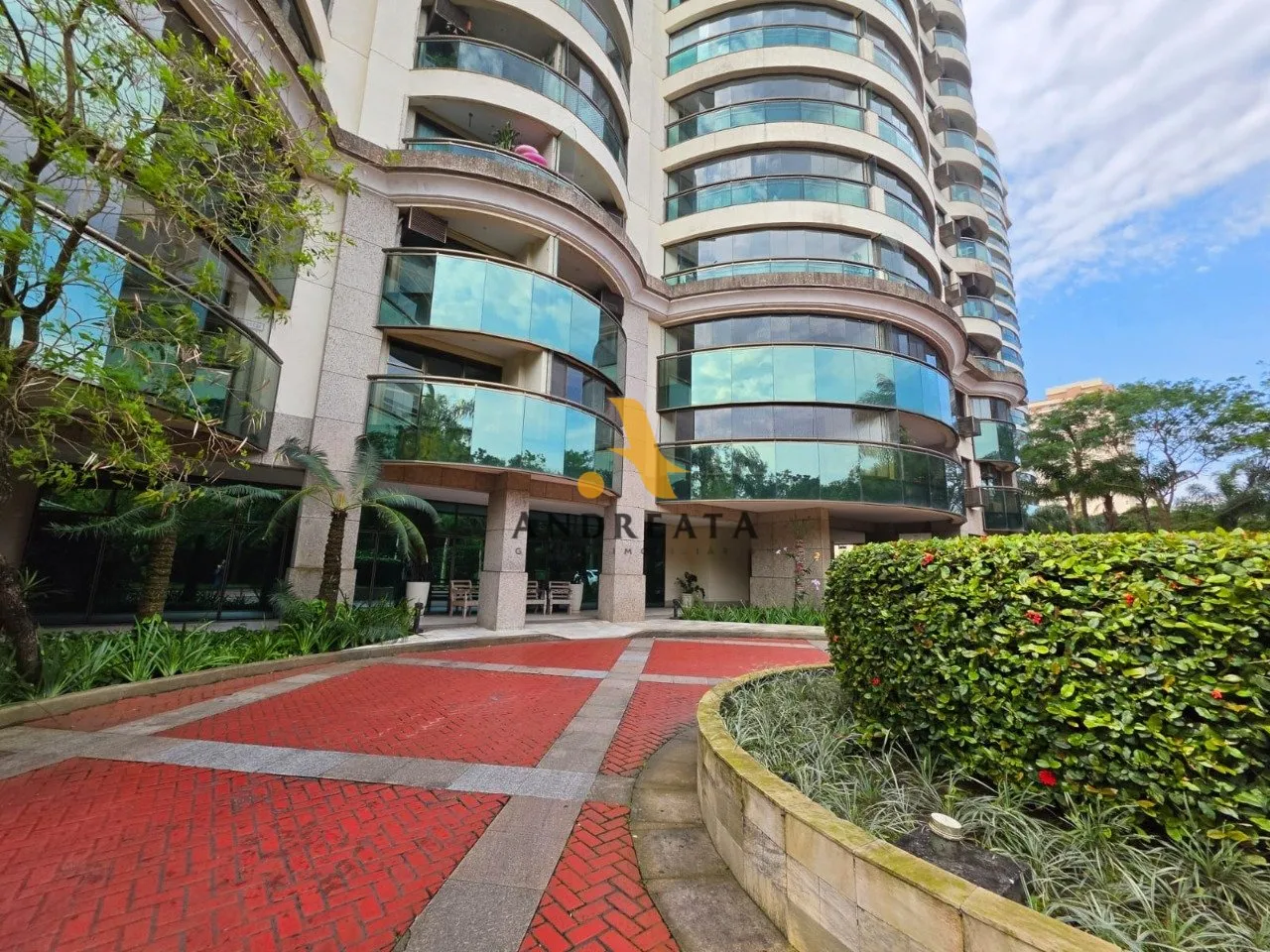 Apartment on the 5th floor with a glass-enclosed balcony — photo 13