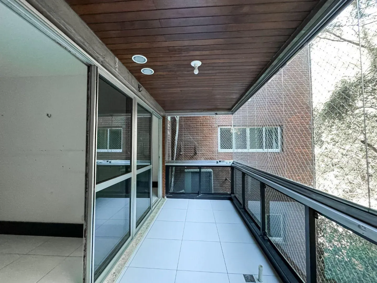 4-bedroom rental apartment with 160 m² and 3 baths — photo 22