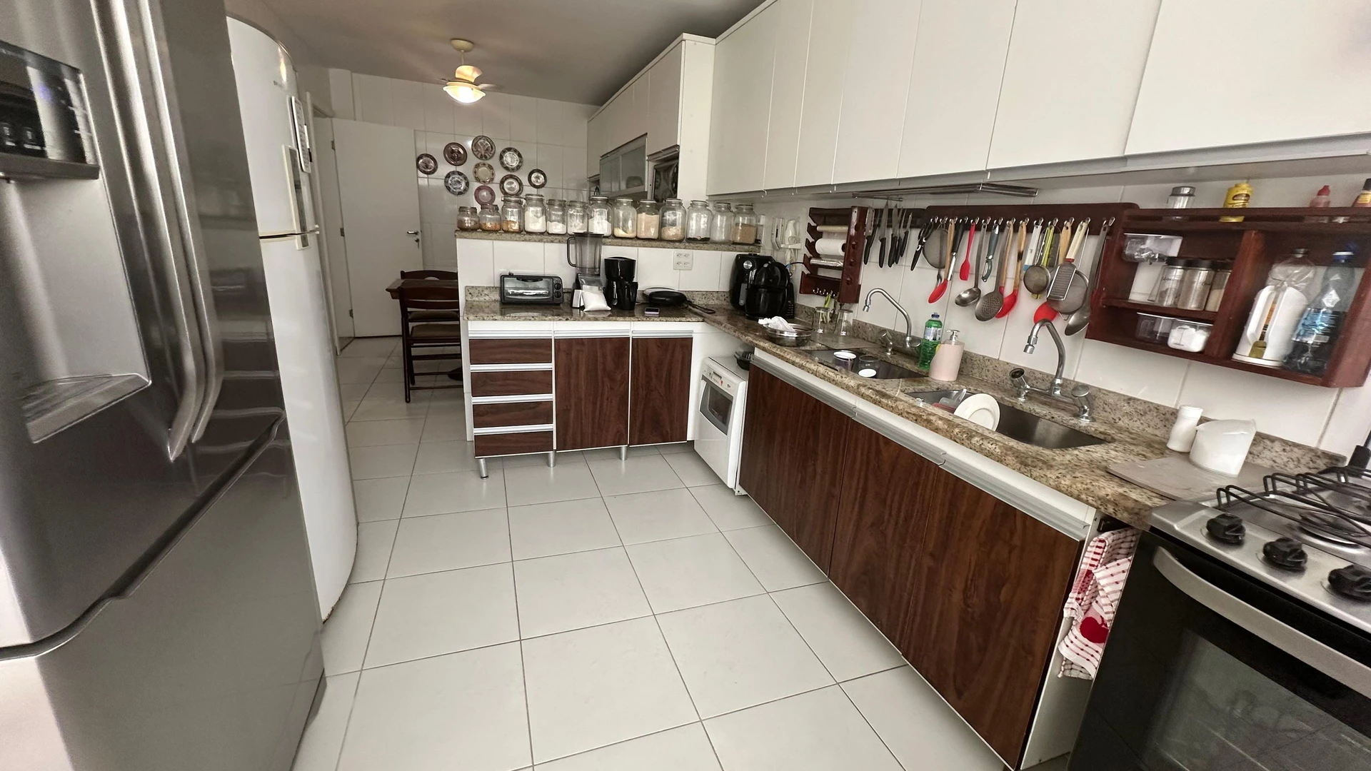 Casa mobiliada em condomínio com 5 quartos e quintal — photo 2