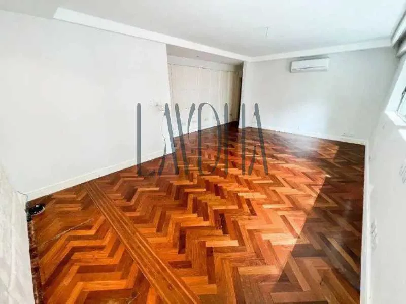 Apartamento residencial con 3 dormitorios y 4 baños — photo 7