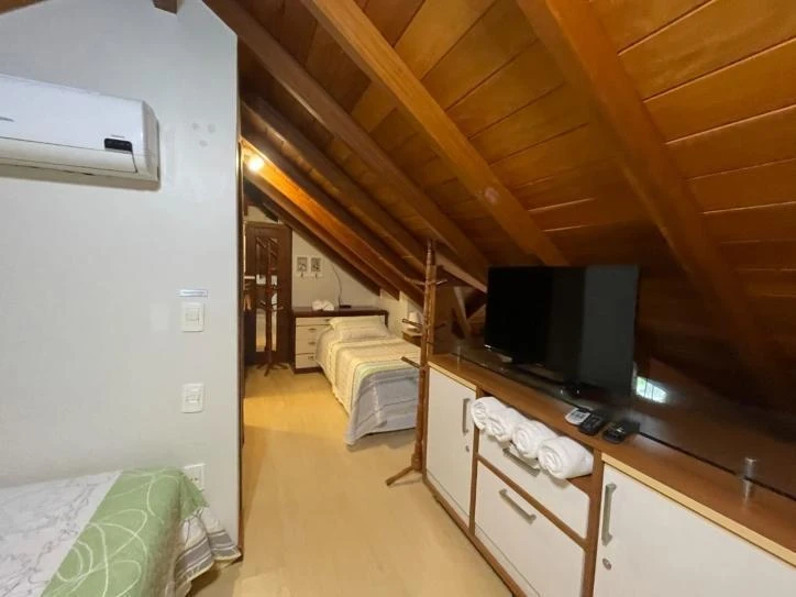 Ванна и 6 спален: дом 320 м² — photo 49