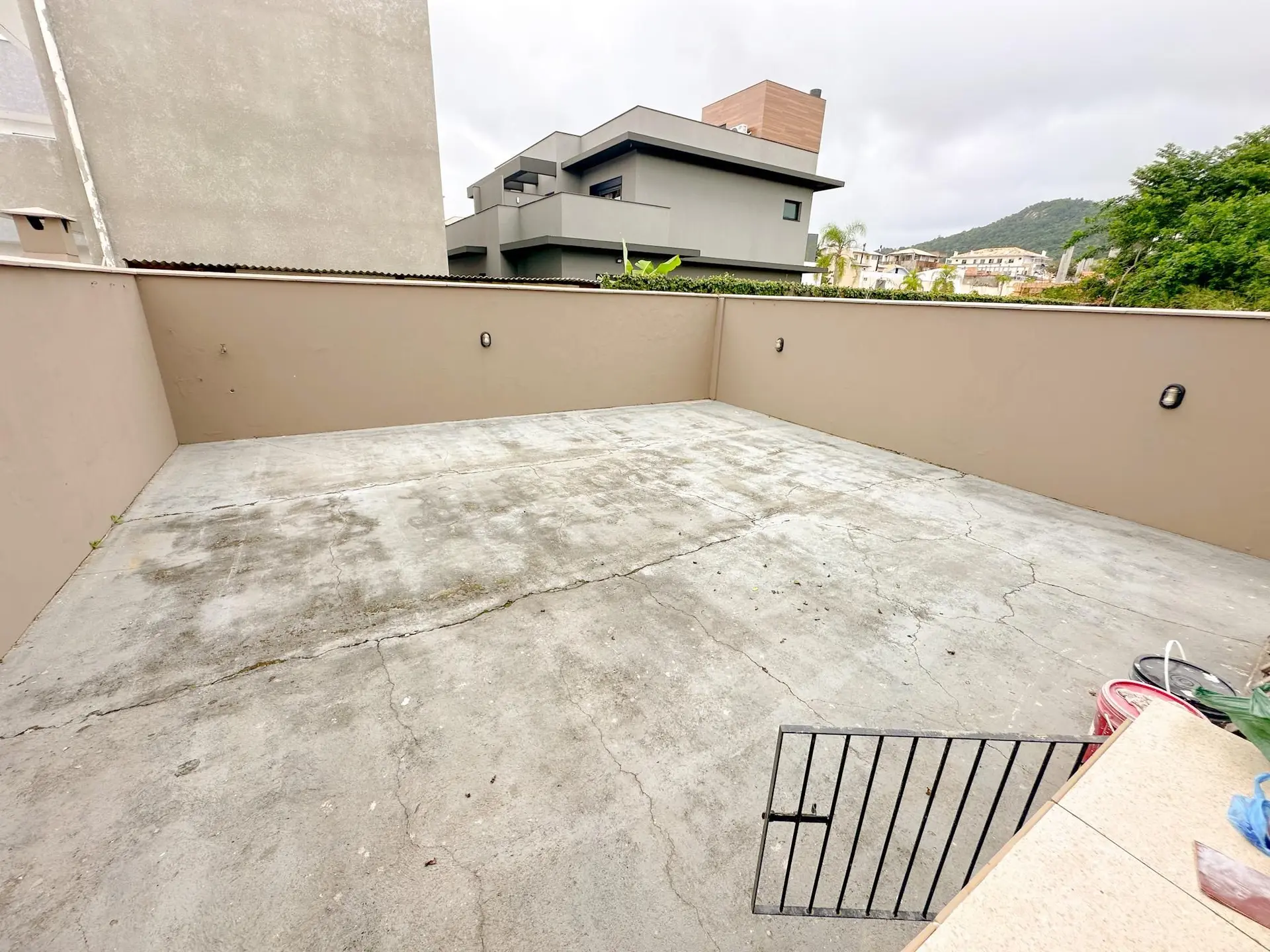 Garden in a 4-bedroom house, 194 m² — photo 57