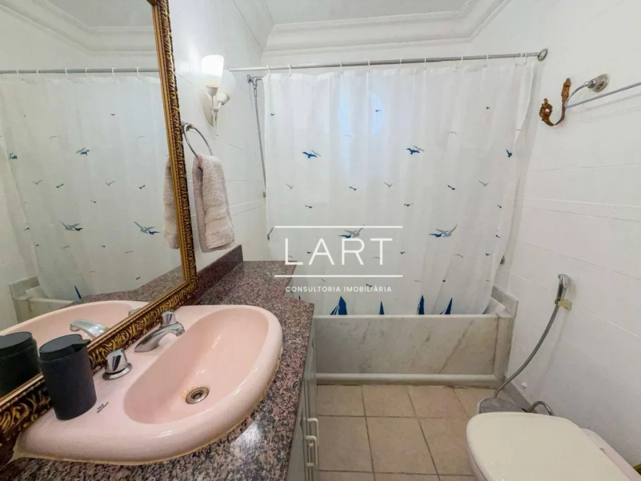 Furnished 3-bedroom apartment with a separate gas kitchen — photo 16