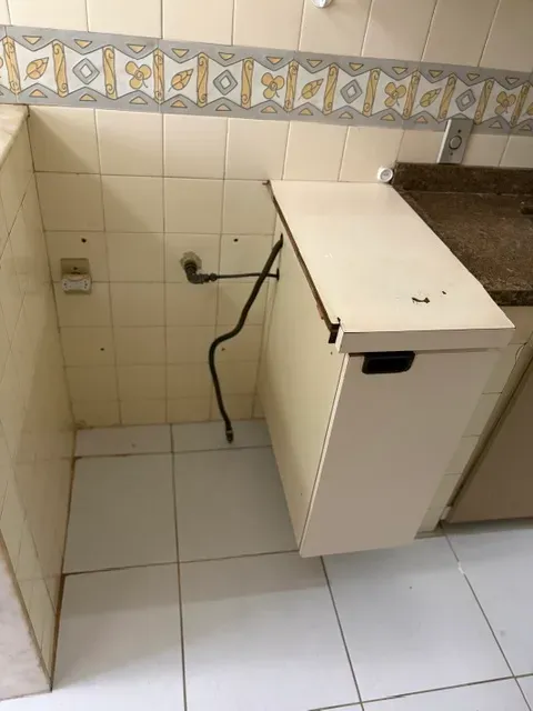 Unfurnished 3-bedroom apartment with 3 bathrooms — photo 38