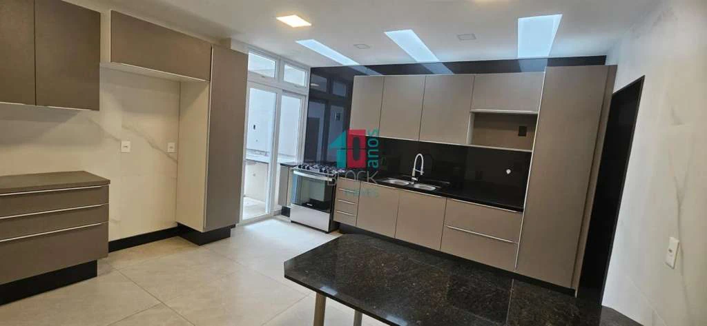 House with 4 bedrooms, 3 en-suites, 11 bathrooms and 2 parking — photo 10