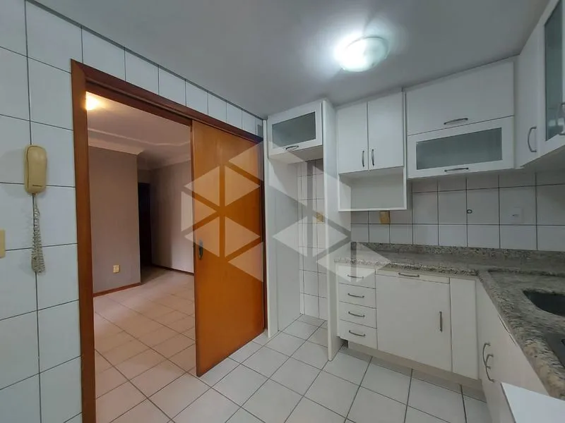 40 m² apartment with 1 bedroom and separate closed kitchen — photo 7