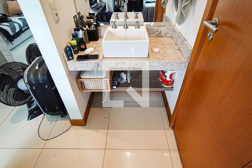 Оренда мебльованої 1-кімнатної квартири 40 м² з душем у склі — photo 15