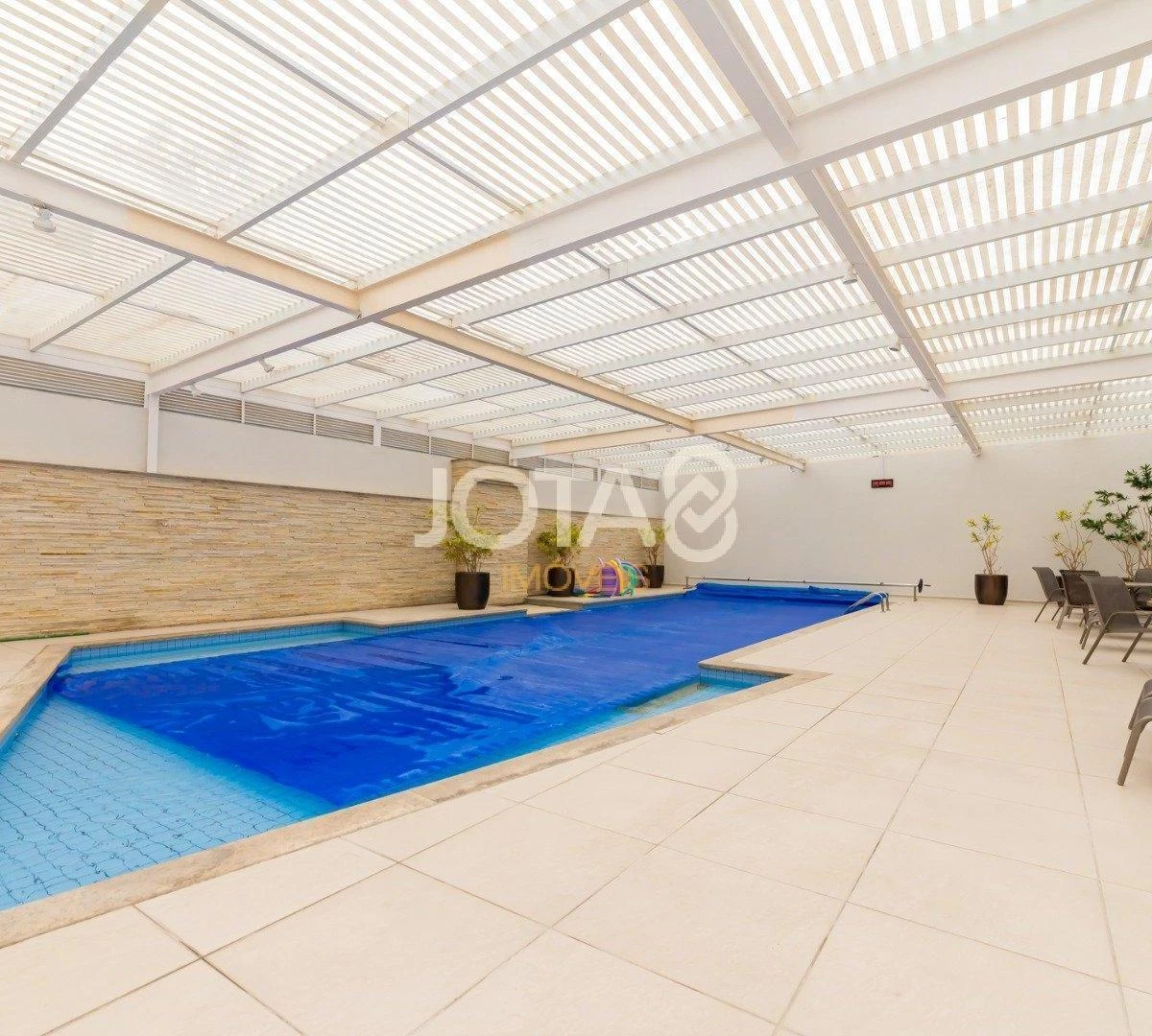 2-bedroom apartment in a building with a gym — photo 36