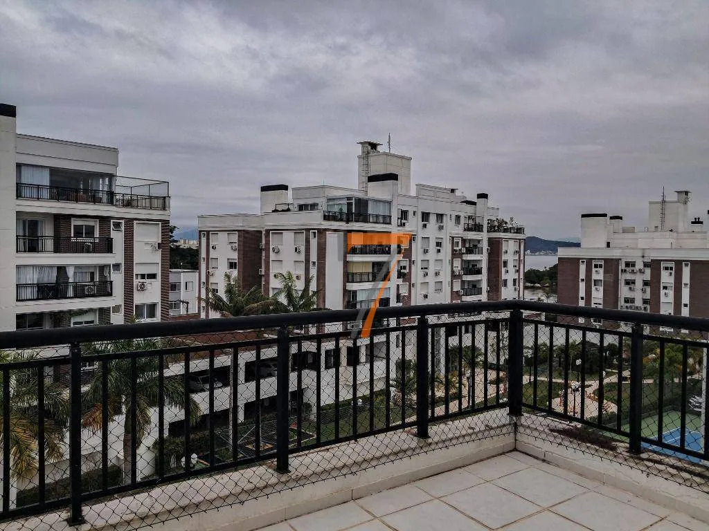 Furnished 230 m² apartment with 3 en-suite bedrooms — photo 33