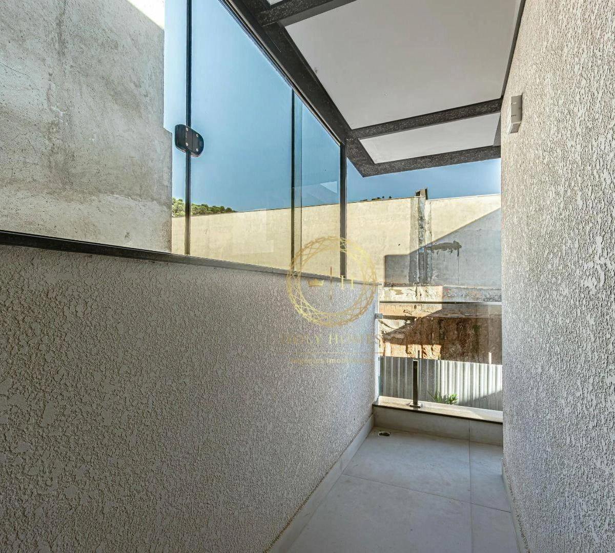 Condo house with a balcony and open-plan kitchen — photo 26