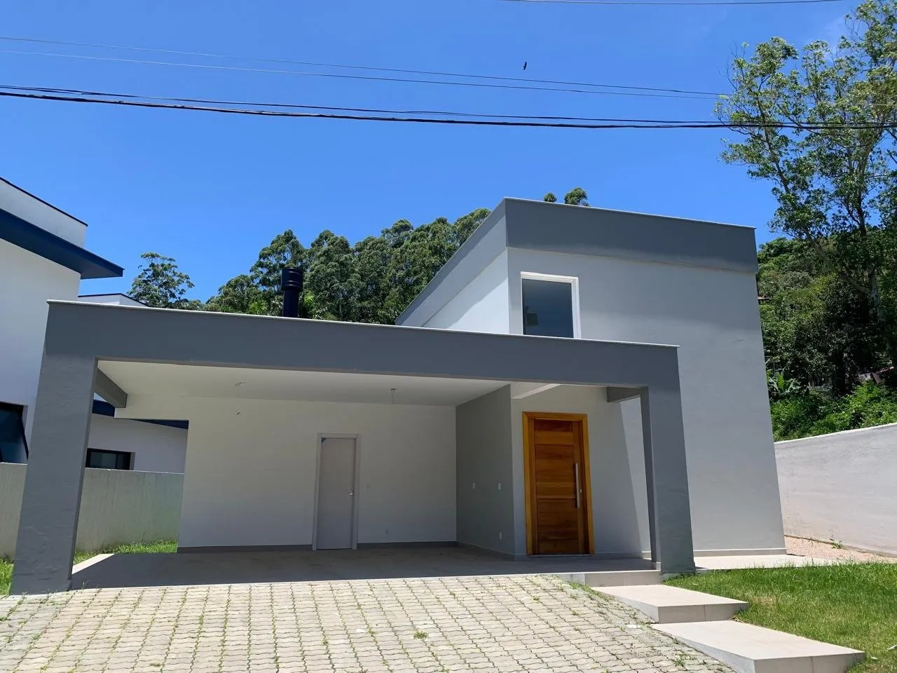 House with 3 bedrooms and an open-plan kitchen — photo 4