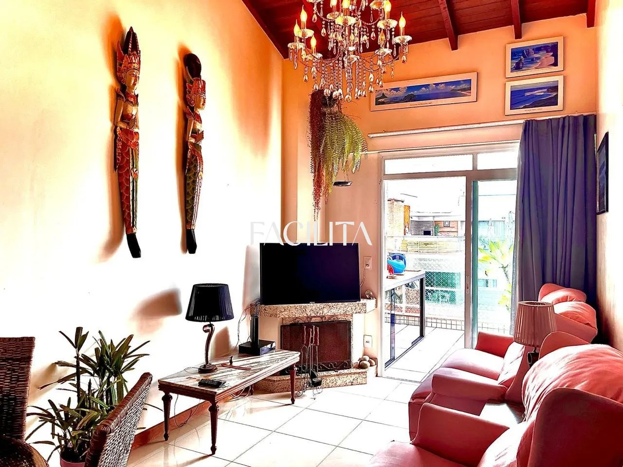Duplex penthouse with 2 en-suite bedrooms and 3 baths