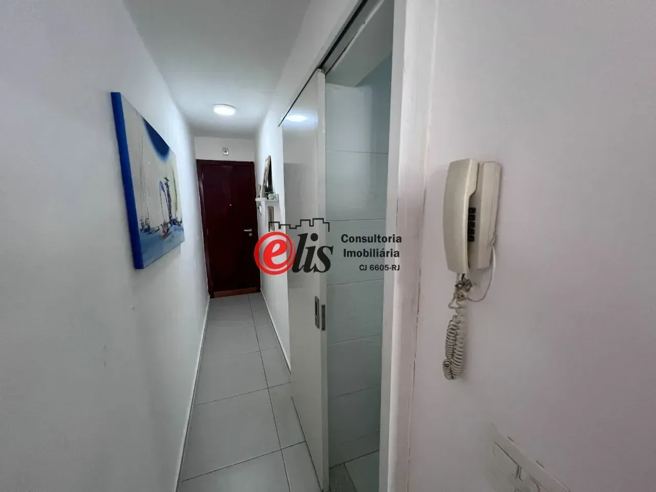 Furnished 1-bedroom apartment with compact kitchenette — photo 23