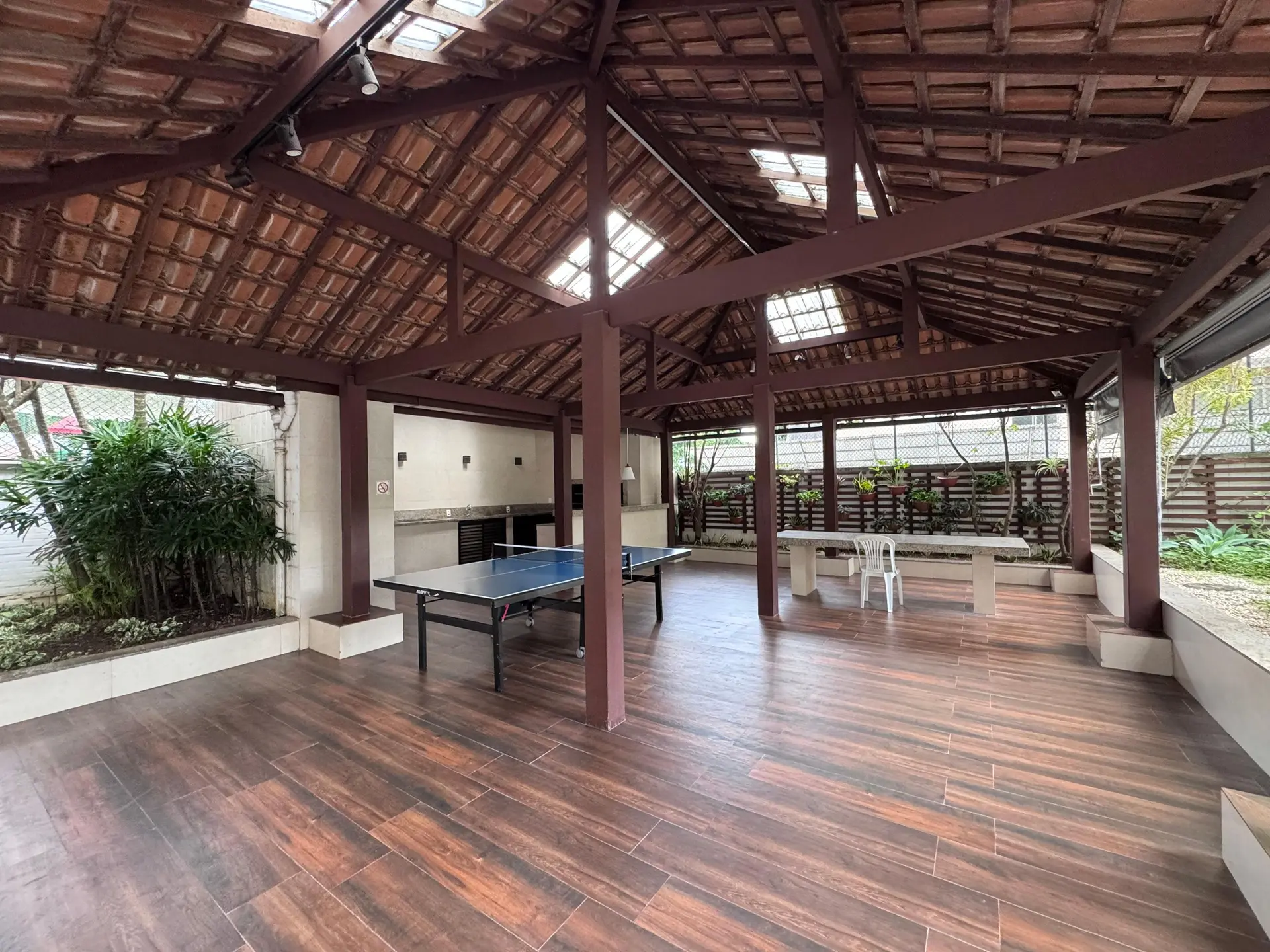 Apartamento de 3 quartos com varanda de vidro — photo 49