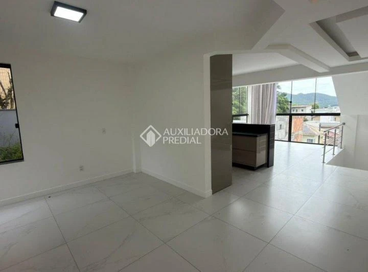 Casa de 642 m² com 4 dormitórios e 4 banheiros — photo 6