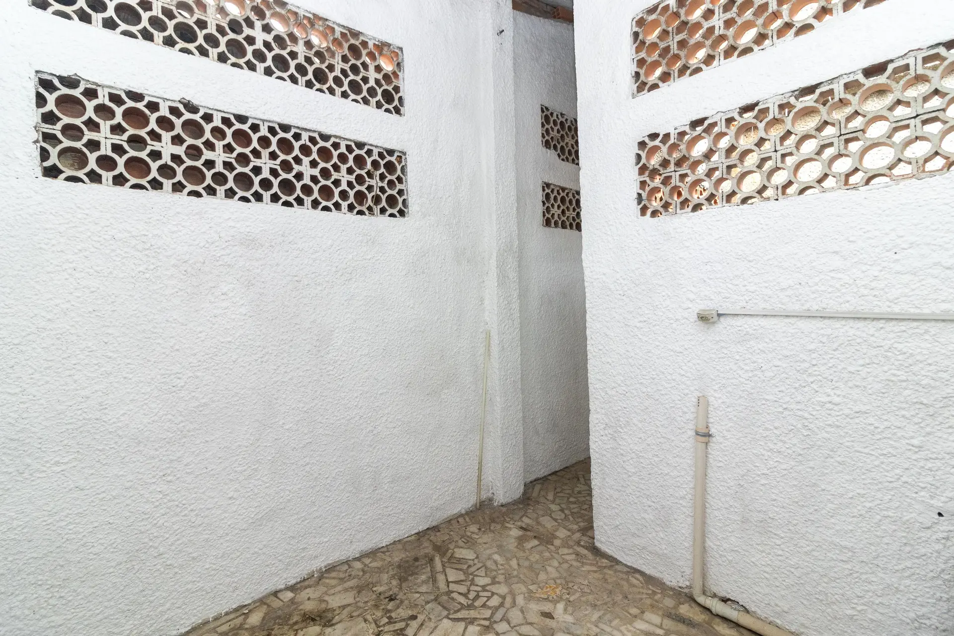 House with 2 bedrooms, 1 bathroom and 1 parking spot — photo 29