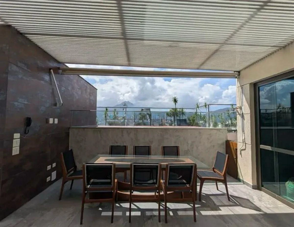 4-bedroom apartment with a mountain view — photo 14